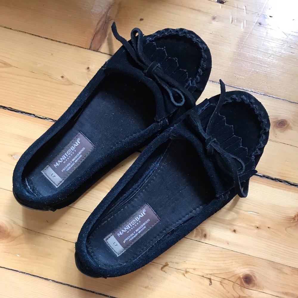 Manitobah mukluks sunshine mocassins in black